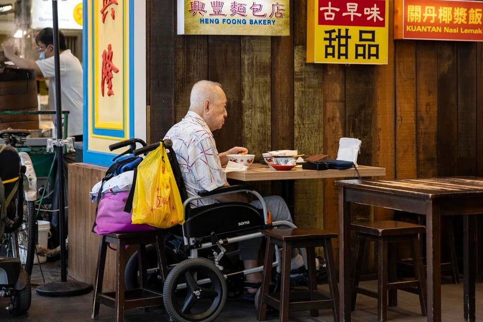 yayasan fairprice, warga emas, tan tock seng hospital, pemakanan sihat