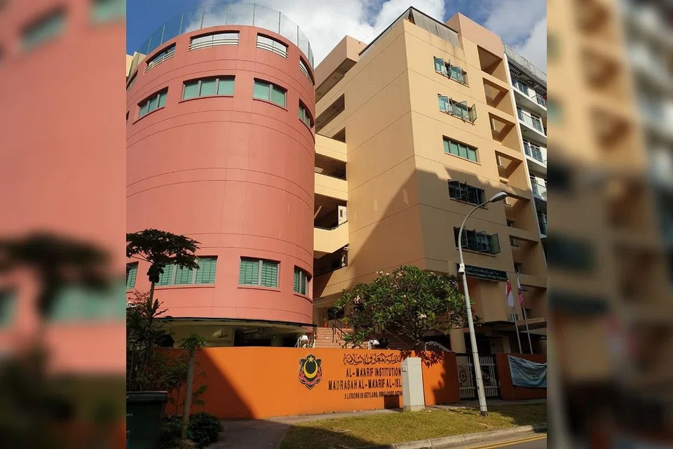 USAHA KUMPUL DANA: Madrasah Al-Ma'arif Al-Islamiah akan menganjurkan program Virtual Kutipan Jumaat yang akan berlangsung pada 23 Oktober ini. Dengan sumbangan daripada penderma, madrasah dapat manfaatkan bantuan, terutamanya kepada pelajar agar mereka dapat menuntut ilmu dengan sempurna dan selesa." - Foto MADRASAH AL-MA'ARIF AL-ISLAMIAH