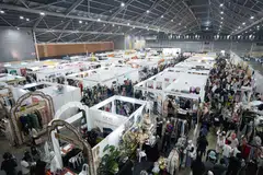 SAMBUTAN MENGGALAKKAN: Salam Fest acara besar-besaran pertama yang dianjurkan syarikat Deen Dunya dan pemiliknya, Cik Aida Suhaimi, berpuas hati mengenai sambutan yang diterimanya. 
