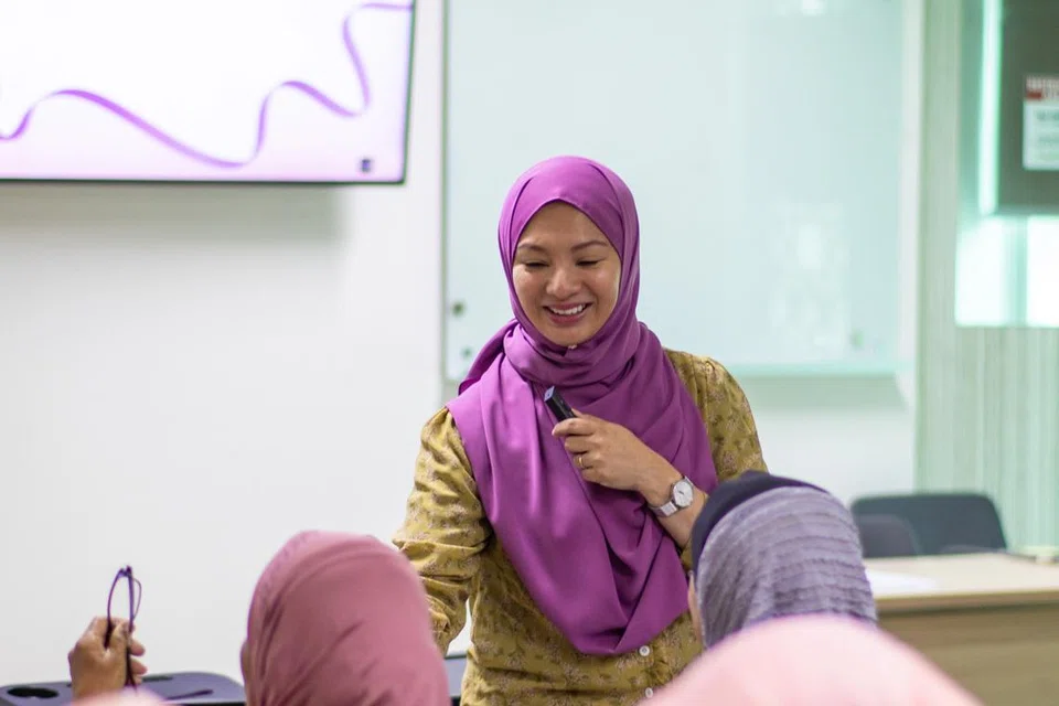 GALAK JALANI SARINGAN: Persatuan Ain melancar kempen bagi menggalak masyarakat Melayu/Islam menjalani pemeriksaan bagi mengesan penyakit barah termasuk memperluaskan khidmat yang ditawarkannya termasuk menyantuni pesakit barah golongan remaja dan belia.