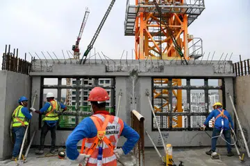 KESELAMATAN ADALAH KEUTAMAAN: Sektor binaan dan perkilangan merupakan penyumbang terbesar kepada kecederaan besar dan yang membawa maut, menurut laporan Kementerian Tenaga Manusia (MOM).