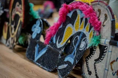 Orang Islam boleh mengamalkan budaya selagi tidak melanggar syarak, kata Muis. Sedang kuda kepang merupakan amalan budaya, beberapa amalannya, termasuk menurun dan melakukan perkara seperti mengunyah kaca serta meminum berbaldi air, bercanggah dengan Islam.