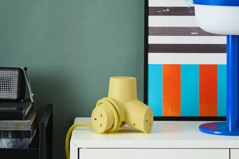 Penyambung wayar, Hornfels, daripada Ikea berwarna kuning pucat ($24.90) dapat menambah seri dan warna kepada rumah.