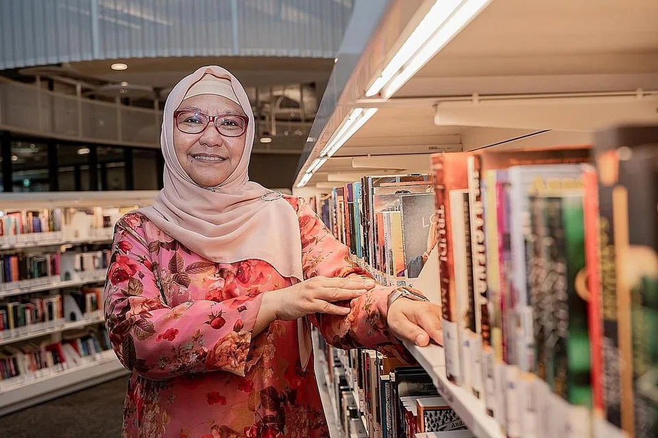 Cik Zubaidah Mohsen.