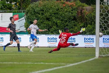 JARING GOL: Penyerang Lions City Sailors Stipe Plazibat menjaringkan gol sewaktu perlawanan menentang Geylang International di Stadium Bishan. - Foto LION CITY SAILORS/ FACEBOOK 