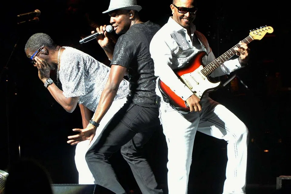 SEPERTI ZAMAN DULU: Kumpulan Kool & The Gang membawa penonton konsert menyusuri jalan kenangan dengan irama bertenaga.