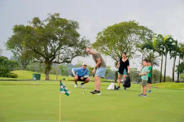 Memorandum Persefahaman (MOU) tiga pihak yang kedua antara Kelab NTUC, Persatuan Golf Singapura (SGA) dengan Persatuan Pemain Golf Profesional Singapura (SPGA) kini menjadikan golf lebih mudah diakses dan terangkum.