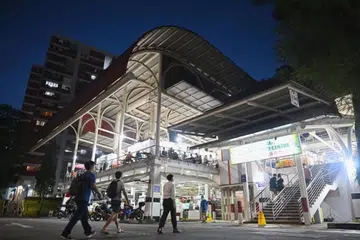 BANGUNAN BARU: Pembangunan bersepadu, menempatkan pasar baru dan pusat makanan serta kemudahan masyarakat lain, akan mengambil alih tapak itu setelah Pasar dan Pusat Makanan Bukit Timah ditutup.