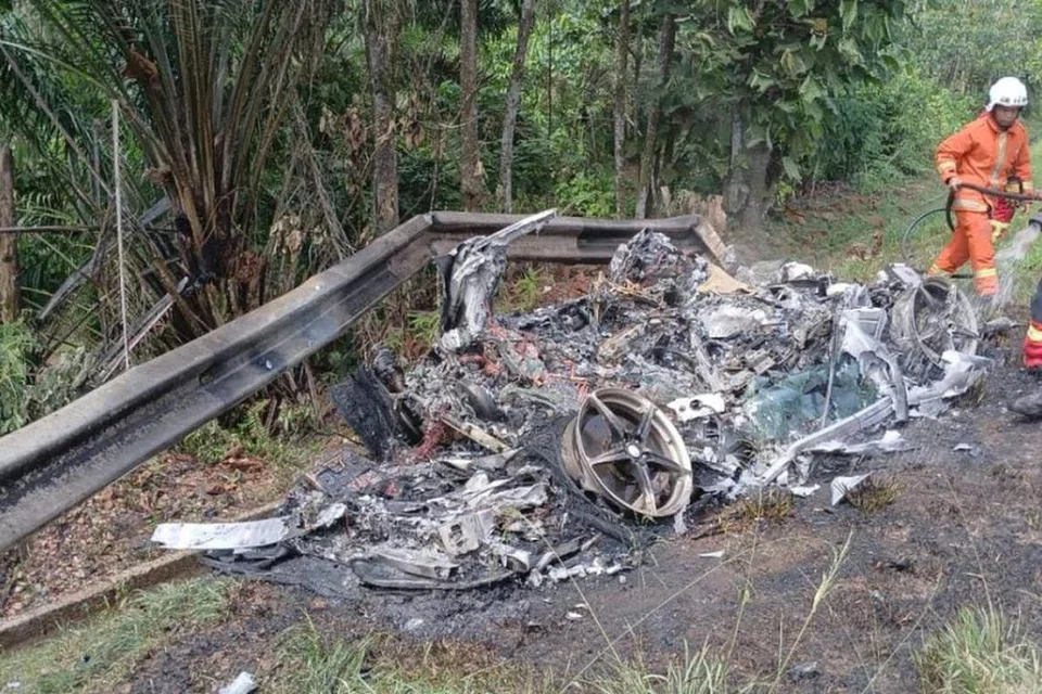 ferrrari, terbakar, m’sia