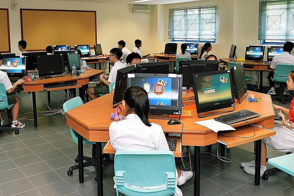 LARAS BERBEZA IKUT KEADAAN: Masyarakat Melayu boleh memperkasa perbendaharaan kata dengan menghayati pelbagai tulisan dalam ruangan berbeza yang memiliki laras berlainan. Laras menunjukkan pengkhususan dan penyesuaian mengikut keadaan seraya menampilkan kekayaan bahasa Melayu. - Foto fail