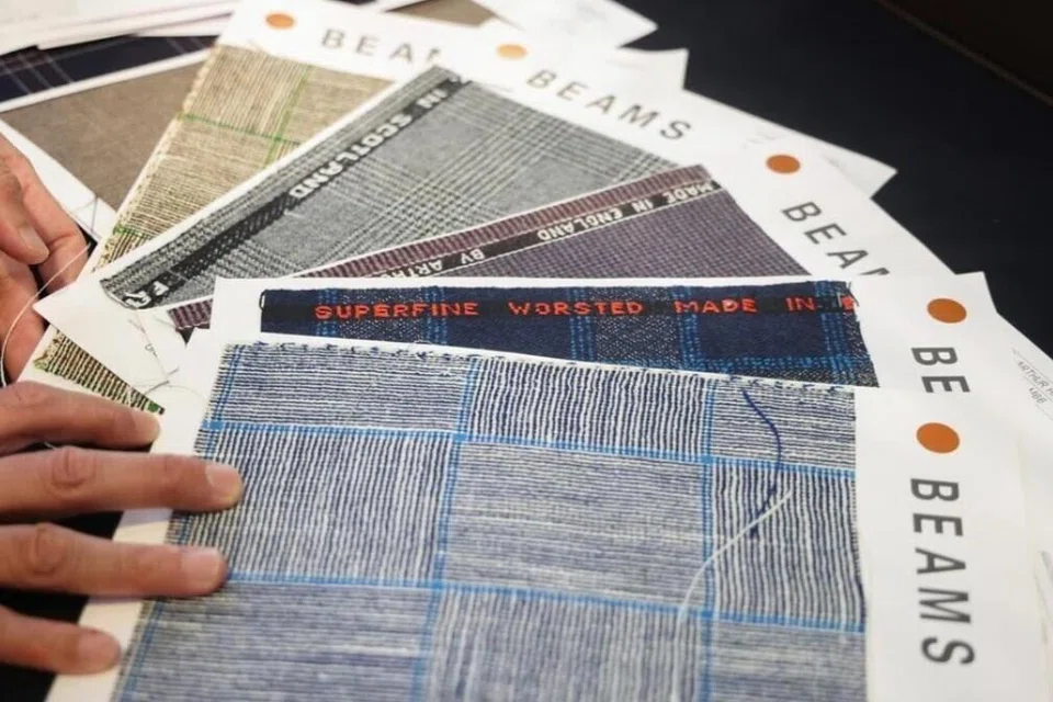 Fabrik sut, Beams, yang ditampilkan di Colony Clothing, UE Square.