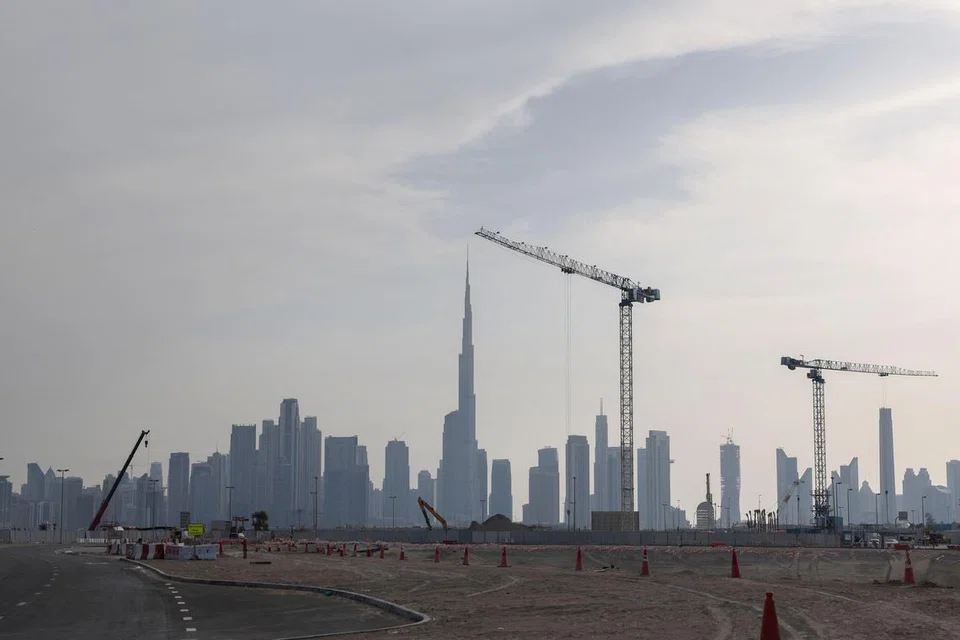 PEMBANGUNAN PESAT: Dubai, salah satu daripada tujuh negeri dalam Amiriah Arab Bersatu (UAE) pesat membangun sektor prasarana bagi memenuhi keperluan dan menarik para pelabur asing. 