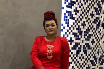 Nana Karia gembira dapat rakam lagu duet bersama idolanya, Azharina Azhar, juara ‘Gegar Vaganza’ (Musim Ketiga). Lagu ‘Biar Gambar Bicara’ dijadualkan keluar akhir 2024.