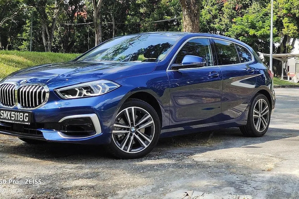 BMW 116 LUXURY: Saiznya kecil namun kereta ini padat dengan pelbagai peralatan teknologi dan hiasan sampingan yang membuatnya indah mata memandang dan mudah dipandu. - Foto-foto BH oleh ADLI YASHIR KUCHIT