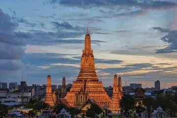 Phra Prang Wat Arun Ratchawararam, antara mercu tanda Buddha paling ikonik di Bangkok, kini telah dicalonkan untuk pengiktirafan sebagai Tapak Warisan Dunia Unesco.