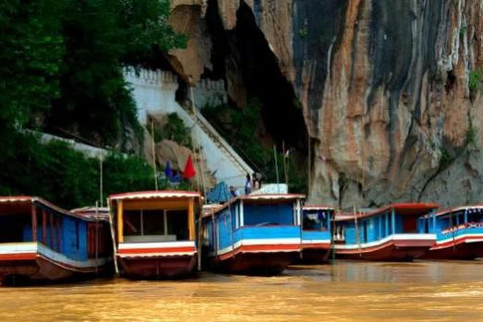 PEMANDANGAN INDAH DAN TENANG: Inilah Pak Ou Cave, sebuah gua ibadat bagi penganut Buddha. - Foto-foto MOKSIM SALEH