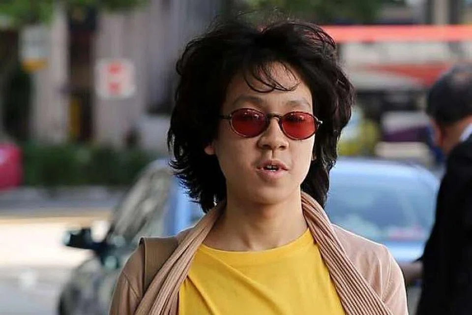 Amos Yee ditahan pada Rabu (11 Mei) kerana didakwa mengeluarkan kata-kata dengan niat melukakan perasaan agama atau kaum pada November lalu, dan kerana tidak melaporkan diri di balai polis. 