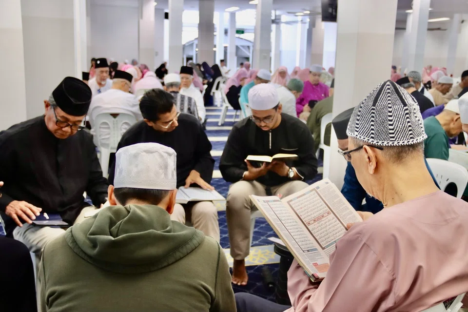 Masjid Ar-Raudhah sentiasa mengambil berat terhadap kesejahteraan emosi dan sosial jemaah, di samping menawarkan sokongan serta bimbingan rohani kepada mereka yang memerlukannya.