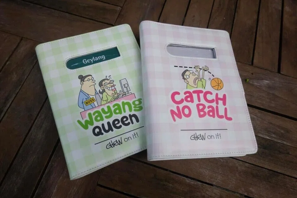 Barangan kartunis Lee Chee Chew menampilkan watak-watak baharu ciptaannya, serta bahasa pasar tempatan yang lebih dikenali sebagai Singlish.
