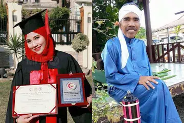 HARGAI KERJA KERAS MR OS: Anak Mr Os, Syafiqa Hayra (kiri), mendedikasikan ijazah doktornya kepada arwah ayahnya, pelawak Mr Os (kanan). - Foto-foto MHEtv, NST