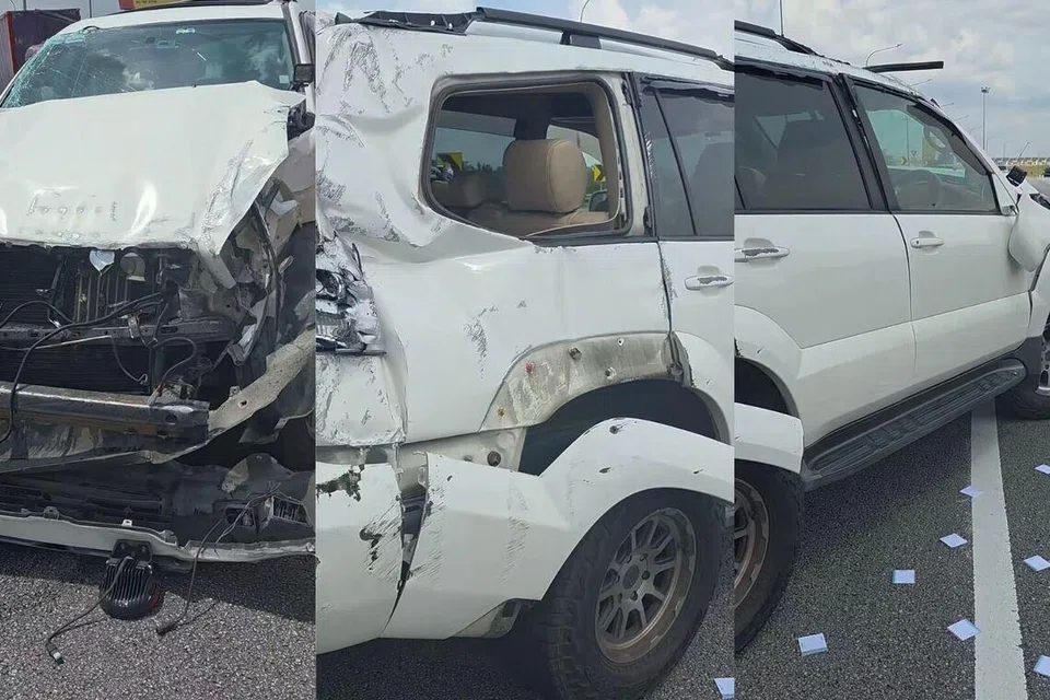 Kereta Encik Raja Razie selepas mengalai kemalangan di sekitar Bandar Ainsdale – Seremban di Lebuhraya Utara-Selatan (267.7 kilometer) pada 6 Mac.