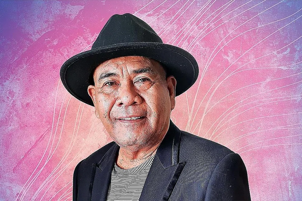 BANYAK KENANGAN MANIS DI SINGAPURA: Datuk Malek Ridzuan hargai memori bekerja di Singapura untuk menghasilkan iklan radio dan televisyen, berurusan dengan penerbit Razzi M dan S. Atan di samping menghiburkan ramai di Sentosa. - Foto ihsan DATUK MALEK RIDZUAN