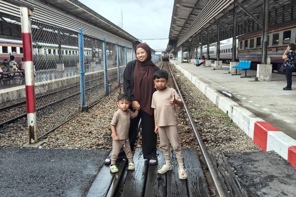 Kaki Jalan, Hatyai, Bangkok, Thailand, percutian, kereta api