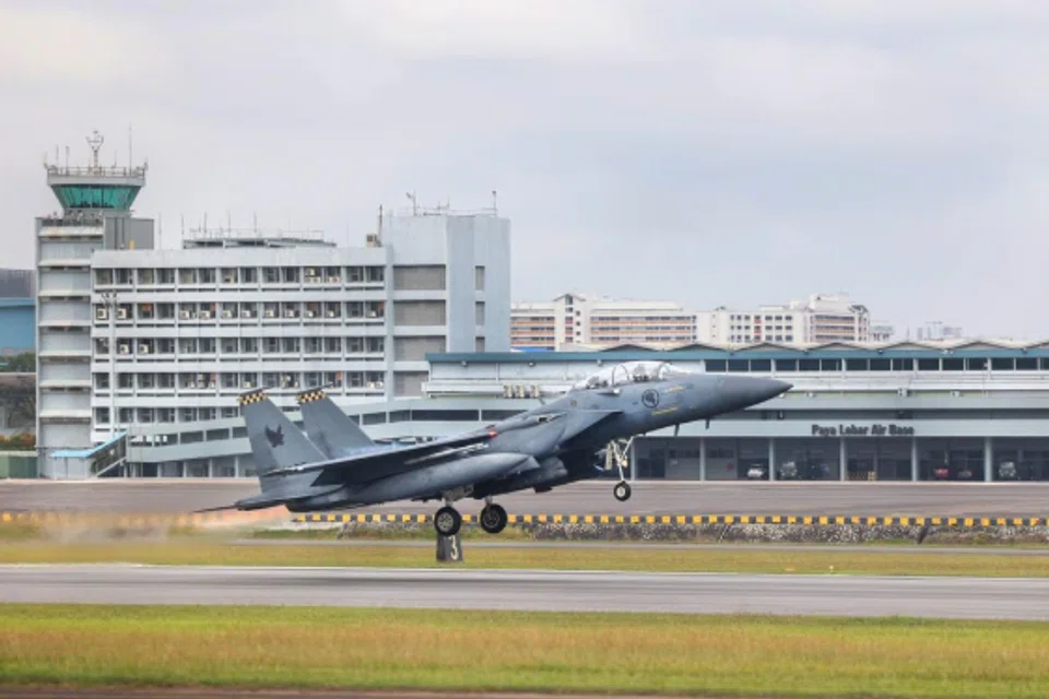 Jurucakap Mindef berkata tiada ancaman dikenal pasti, selepas pihaknya dimaklumkan mengenai catatan dalam talian  yang mendakwa terdapat ancaman bom di Pangkalan Udara Paya Lebar.