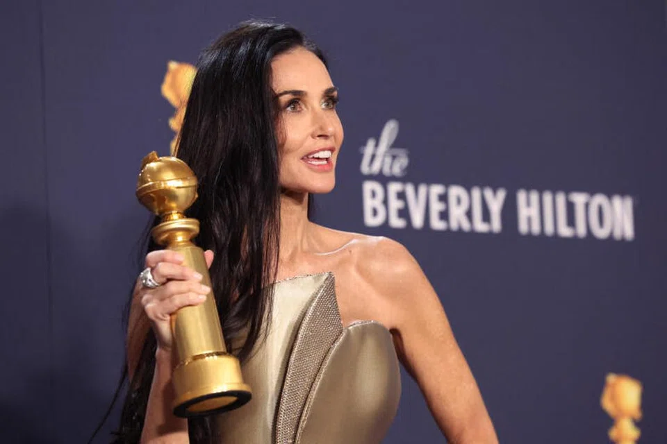 Penerima Anugerah Pelakon Wanita Terbaik (Filem Muzikal Atau Komedi), Demi Moore, tidak menduga meraih anugerah pertamanya dalam dunia perfileman menerusi filem, ‘The Substance’, setelah berlakon selama 45 tahun.