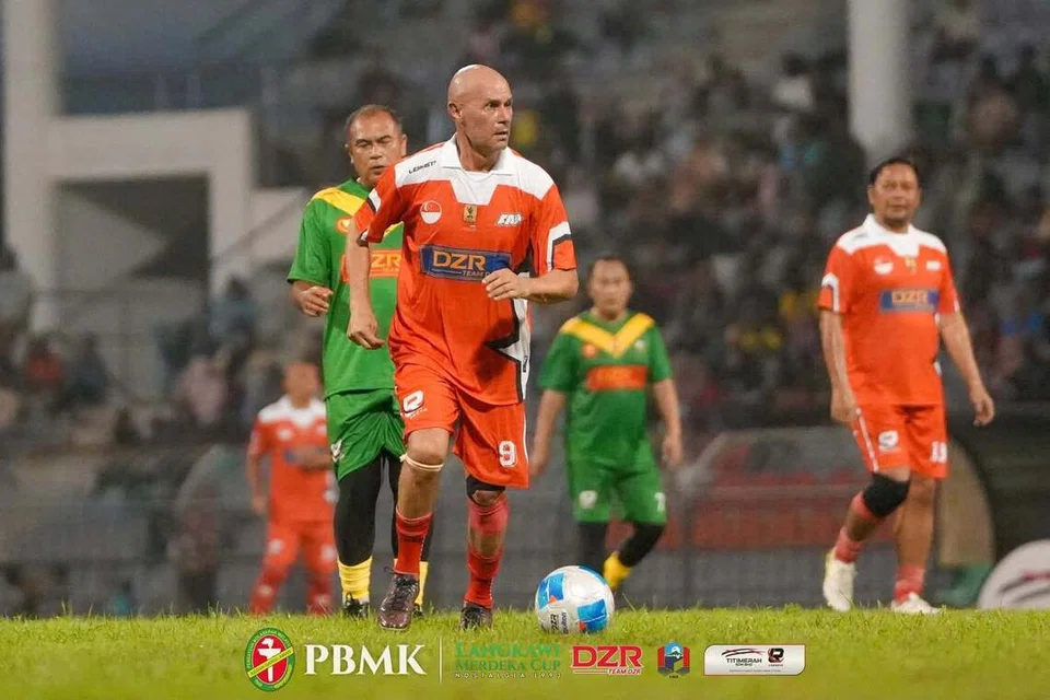 Bekas penyerang Singa, Abbas Saad, turut beraksi dalam perlawanan Nostalgia Piala Merdeka Langkawi di Stadium Langkawi pada 29 Ogos.