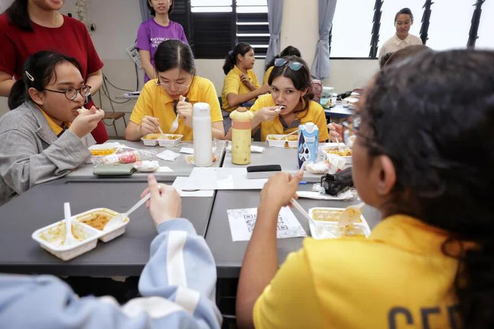 LATIHAN KECEMASAN MAKANAN: Sekolah Menengah Perempuan Cedar adalah salah satu daripada 40 sekolah menengah yang melalui simulasi kecemasan makanan sempena Hari Pertahanan Mutlak pada 15 Februari 2024.