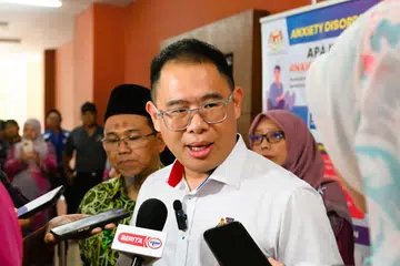 Pengerusi Jawatankuasa Kesihatan dan Alam Sekitar Johor, Encik Ling Tian Soon.