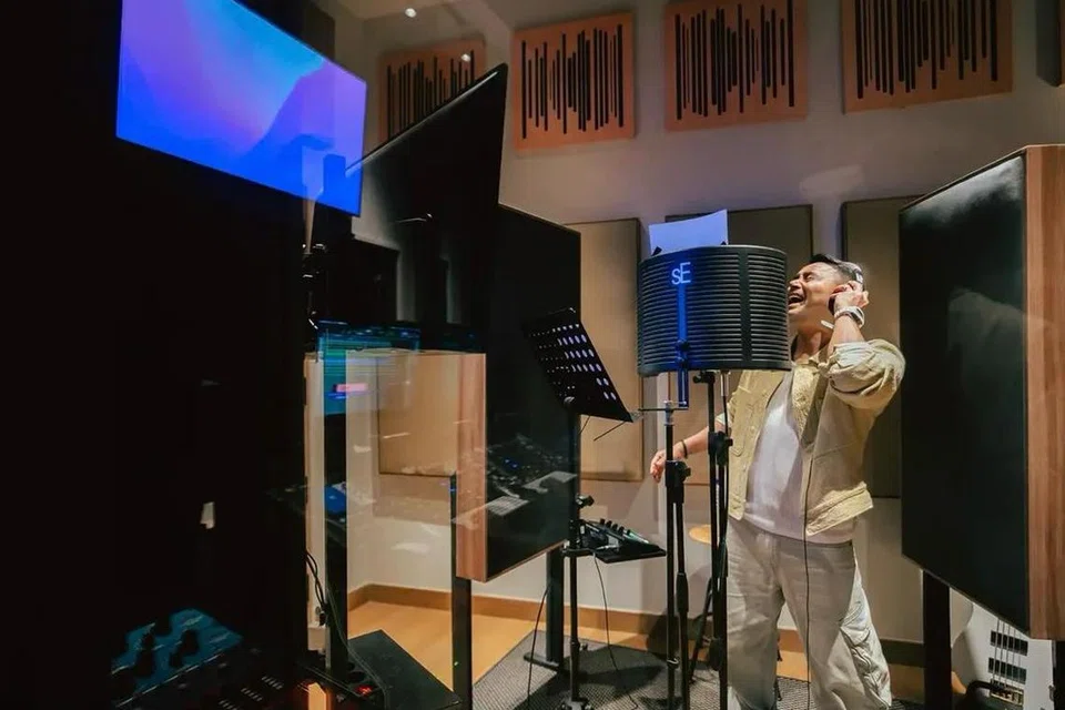 Lagu terbaru Judika berjudul, ‘Andai Sampai Akhir Usia’, menonjolkan kemampuan vokalnya yang lebih santai.