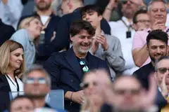 Jurulatih Amerika Syarikat, Mauricio Pochettino, di tempat duduk penonton sebelum perlawanan Liga Perdana England antara Fulham dengan Bournemouth.
