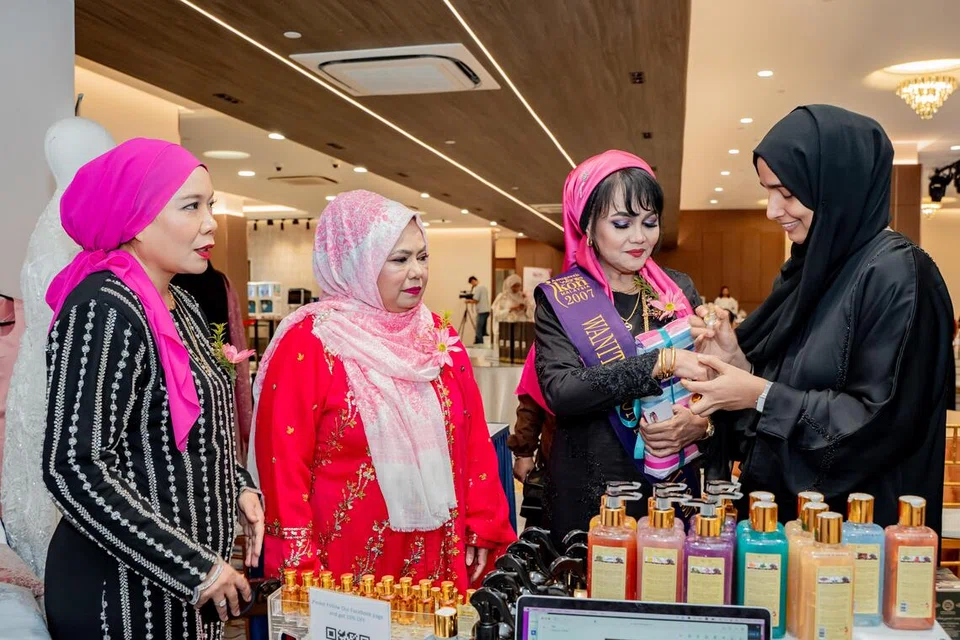 IkonSG, Fadilah A. Majid, Datuk Normaziah Sheikh Mohamed