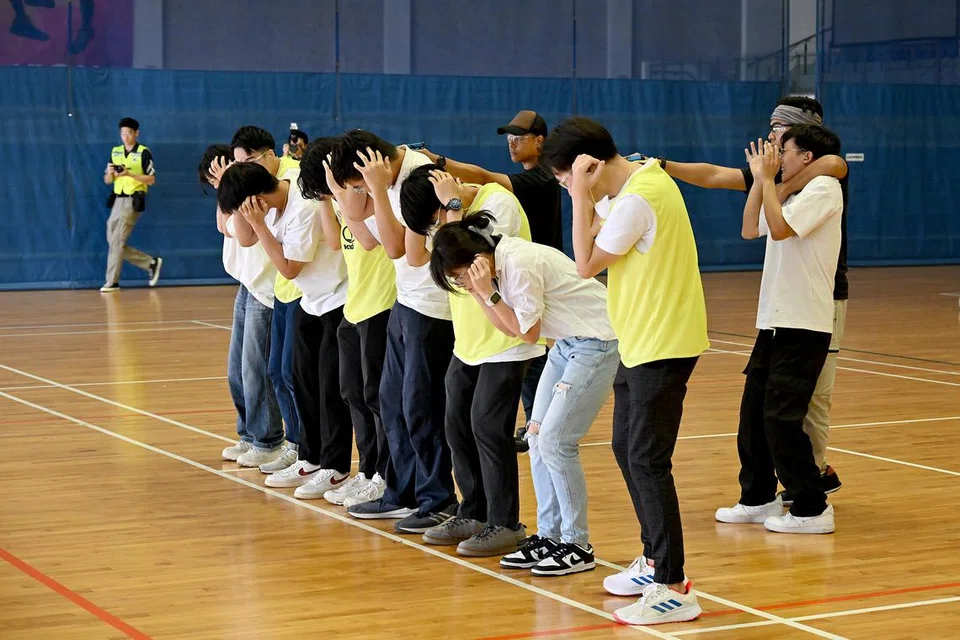 Pelajar dijadikan tebusan pengganas dalam satu serangan pengganas semasa latihan Heartbeat.