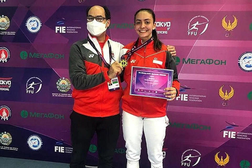 KEJAYAAN LEBIH MANIS: Walaupun cedera di buku lali Berthier cekal terus bersaing di Tashkent dan menang sekali gus tempah tiket ke Olimpik Tokyo. - Foto FENCING SINGAPORE