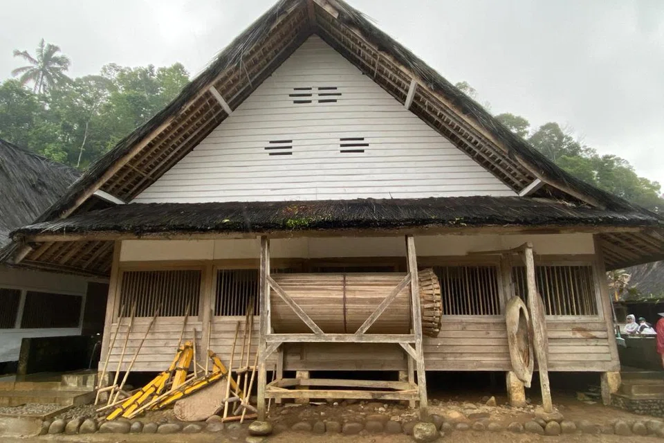 Masjid di Kampung Naga di Desa Neglasari, Kabupaten Tasikmalaya, Jawa Barat.