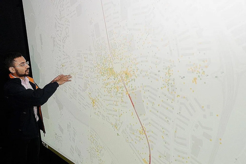 MAHU SUMBANG KEPADA MANUSIA DAN HAIWAN: Encik Aniq Ahsan bakal memulakan pengajian PhD di Universiti Oxford September ini, dengan tumpuan pada bidang tenaga yang boleh diperbaharui. - Gambar JOHARI RAHMAT