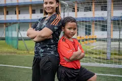 Cik Dania Aryanny Abdullah tidak menyesali keputusannya membenarkan anaknya, Delfyan Irhan Irwan, menyertai latihan bola saepak bersama kelab Borussia Dortmund di Jerman di bawah program Champions Unlimited. 