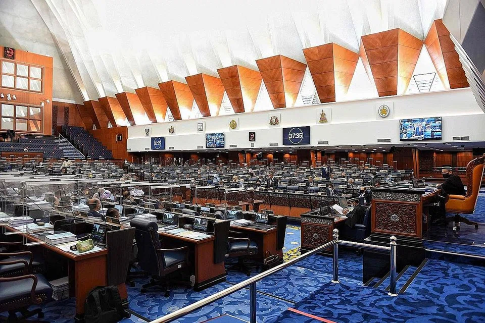 BERSIDANG: Gambar menunjukkan Anggota Parlimen menghadiri sidang. - Foto AFP