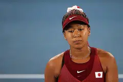 KECEWA: Naomi Osaka kecewa apabila seorang wartawan mengatakan beliau menggunakan media untuk mendapatkan keuntungan bagi diri sendiri. - Foto REUTERS