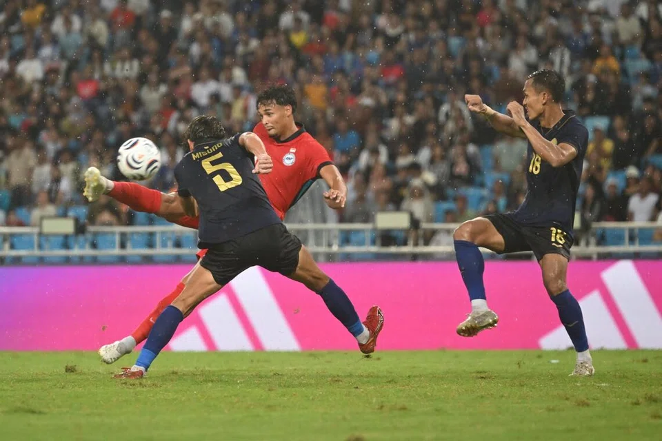 Penyerang Singa, Ilhan Fandi, menyerlah dalam pertandingan ini. Beliau telah menjaringkan empat gol penting bagi Singa, termasuk jaringan lewat untuk mendapatkan kemenangan penting 2-1 ke atas Kemboja pada 24 Julai.