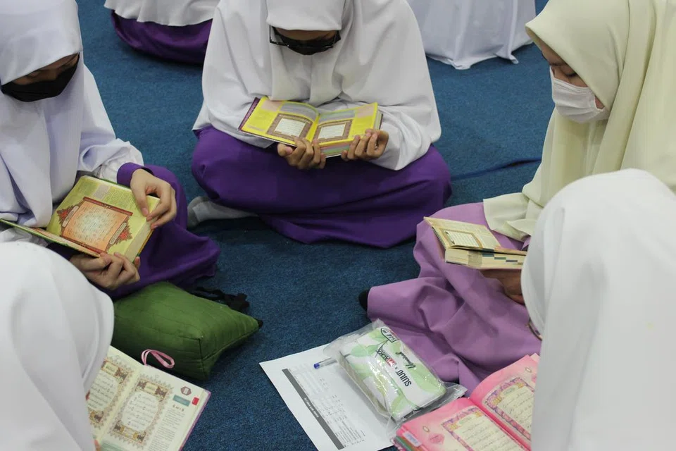 Sesi harian bertadarus yang dilakukan pelajar Madrasah Wak Tanjong sepanjang Ramadan ini. 