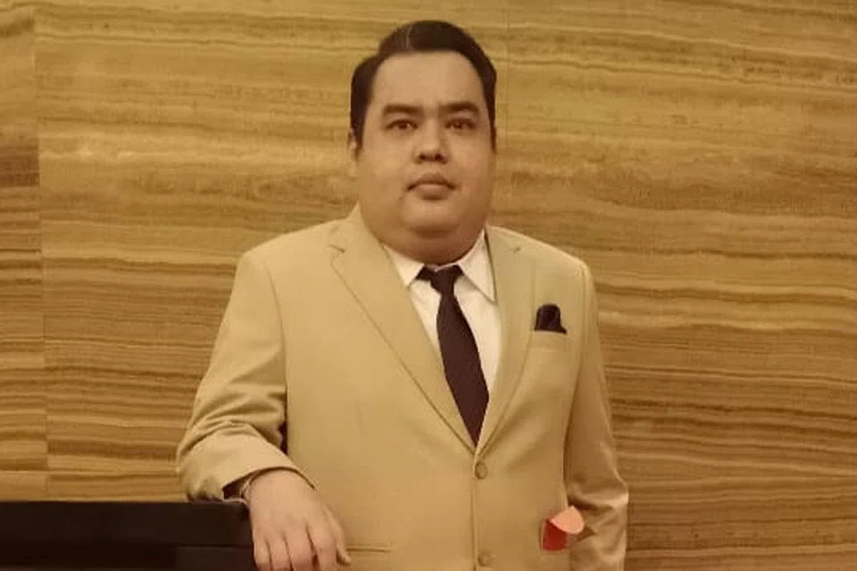 TERUSKAN KEHIDUPAN: Encik Muhammad Sulaiman (gambar atas) kini bergantung pada mesin dialisis yang menjadi penyambung nyawa sejak lapan tahun lalu. - Foto BH oleh NUR DIYANA TAHA