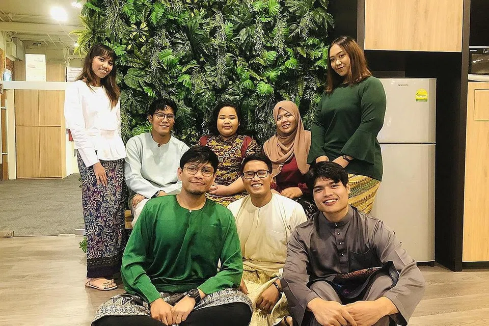 KEMBALIKAN NOSTALGIA: (Dari kiri) Suryana Norddin, Fadhli Ramlee, Yuslina Yussof dan Najib Soiman memaparkan dwidrama 'Dedap' sebagai projek inkubasi seni Projek Ujong Tanjong. Antara fokusnya adalah pada pasang surut emosi pasangan selebriti P. Ramlee dan Saloma, empat hari sebelum pemergian Ramlee di Jalan Dedap. - Foto BH oleh KHIDHIR ASYRAF MAHBOB
