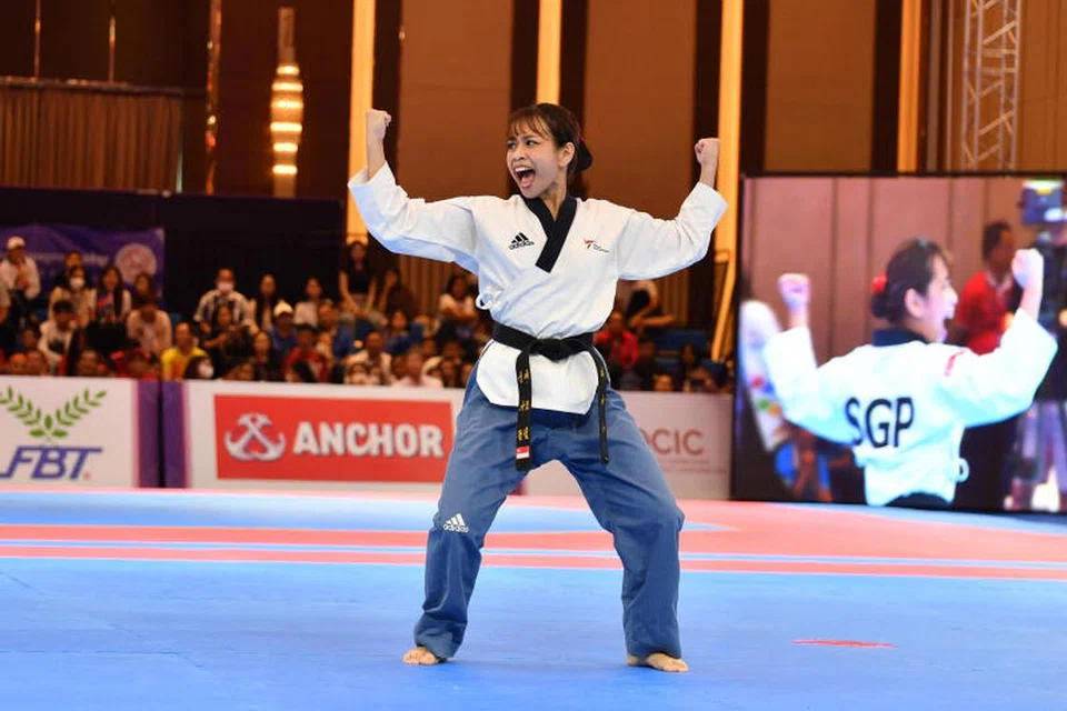 MANTAP: Diyanah ketika beraksi dalam dalam acara individu ‘recognised poomsae’ wanita di Sukan SEA Kemboja pada 12 Mei.
