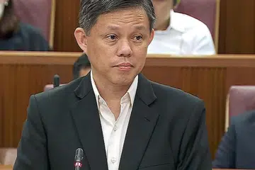 "Secara keseluruhannya, kenaikan gaji menyusuli semakan semula gaji yang dijalankan baru-baru ini dan kenaikan gaji tahunan, ditambah pula dengan bayaran komponen berubah-ubah (AVC) akan melebihi kadar inflasi sejak tahun ini bagi semua kakitangan awam yang memenuhi kriteria." - Menteri Bertanggungjawab bagi Perkhidmatan Awam, Encik Chan Chun Sing.