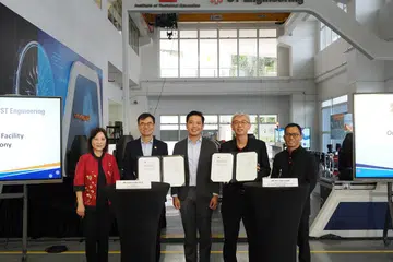 Satu Memorandum Persefahaman telah ditandatangani oleh Pengetua, ITE College Central Encik Seng Chin Chye (dua dari kiri),  dan Ketua Perkhidmatan Enjin, ST Engineering Encik Tay Eng Guan (dua dari kanan). Majlis menandatangani MoU ini telah disaksikan oleh Menteri Negara (Perdagangan dan Perusahaan merangkap Kebudayaan, Masyarakat dan Belia), Encik Alvin Tan, Ketua Pegawai Eksekutif ITE Cik  Low Khah Gek (kiri),  dan Presiden Aeroangkasa Komersial, ST Engineering, Encik Jeffrey Lam (kanan). 