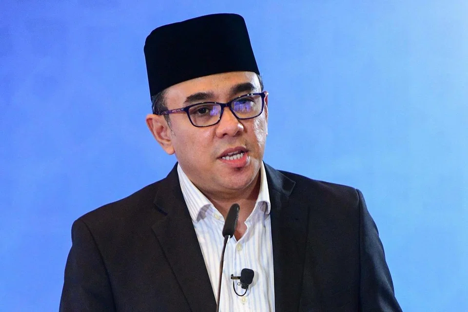 Dr Mohamed Ali.